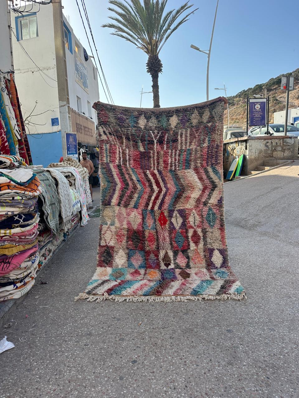 Handmade Azilal Rug, size 250 x 150 cm || 8.2 x 4.92 ft