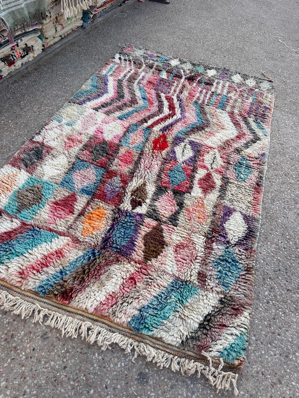 Handmade Azilal Rug, size 250 x 150 cm || 8.2 x 4.92 ft