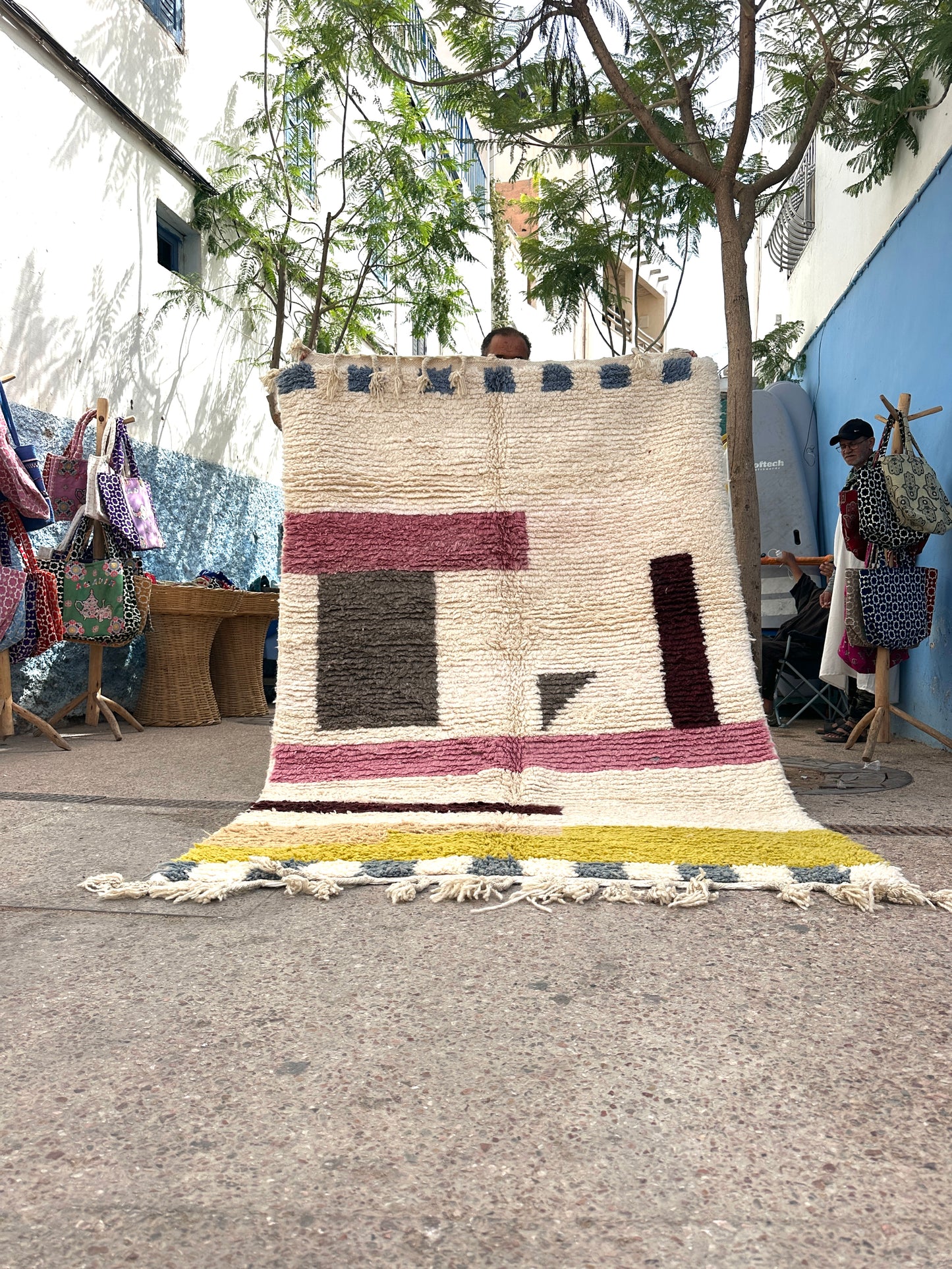 Handmade Beni Ouarain, size 250 x 150 cm || 8.2 x 4.92 ft