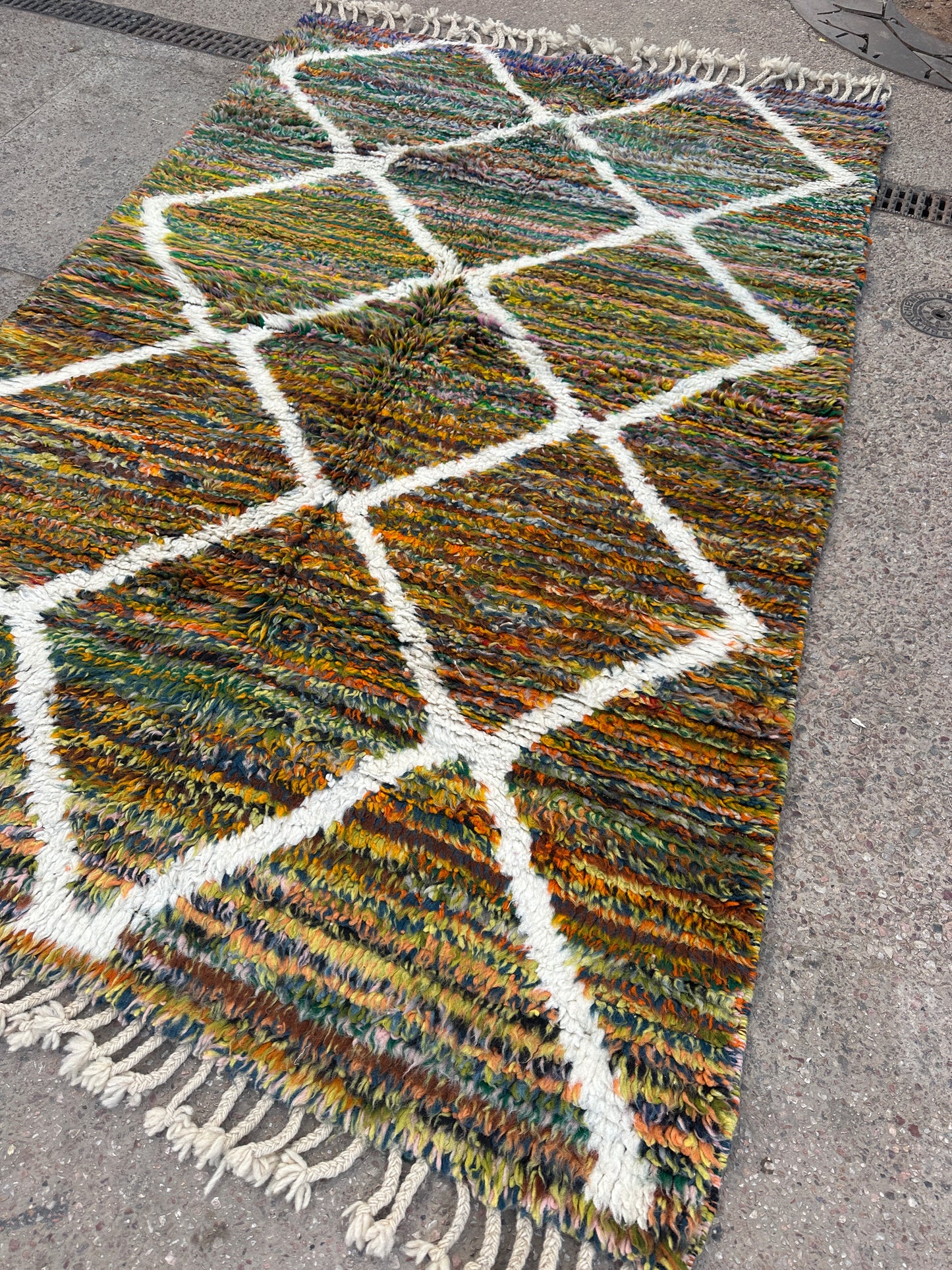 Handmade Beni Ouarain, size 250 x 150 cm || 8.2 x 4.92 ft