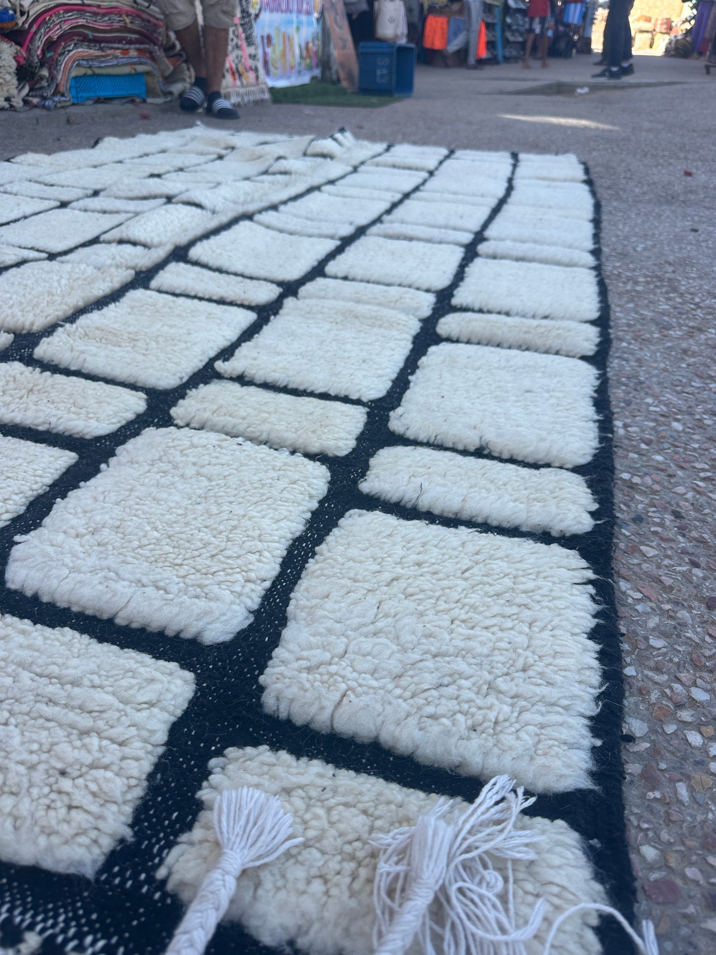 Beni Ouarain Rug size 250 x 150 cm || 8.2 x 4.92 ft