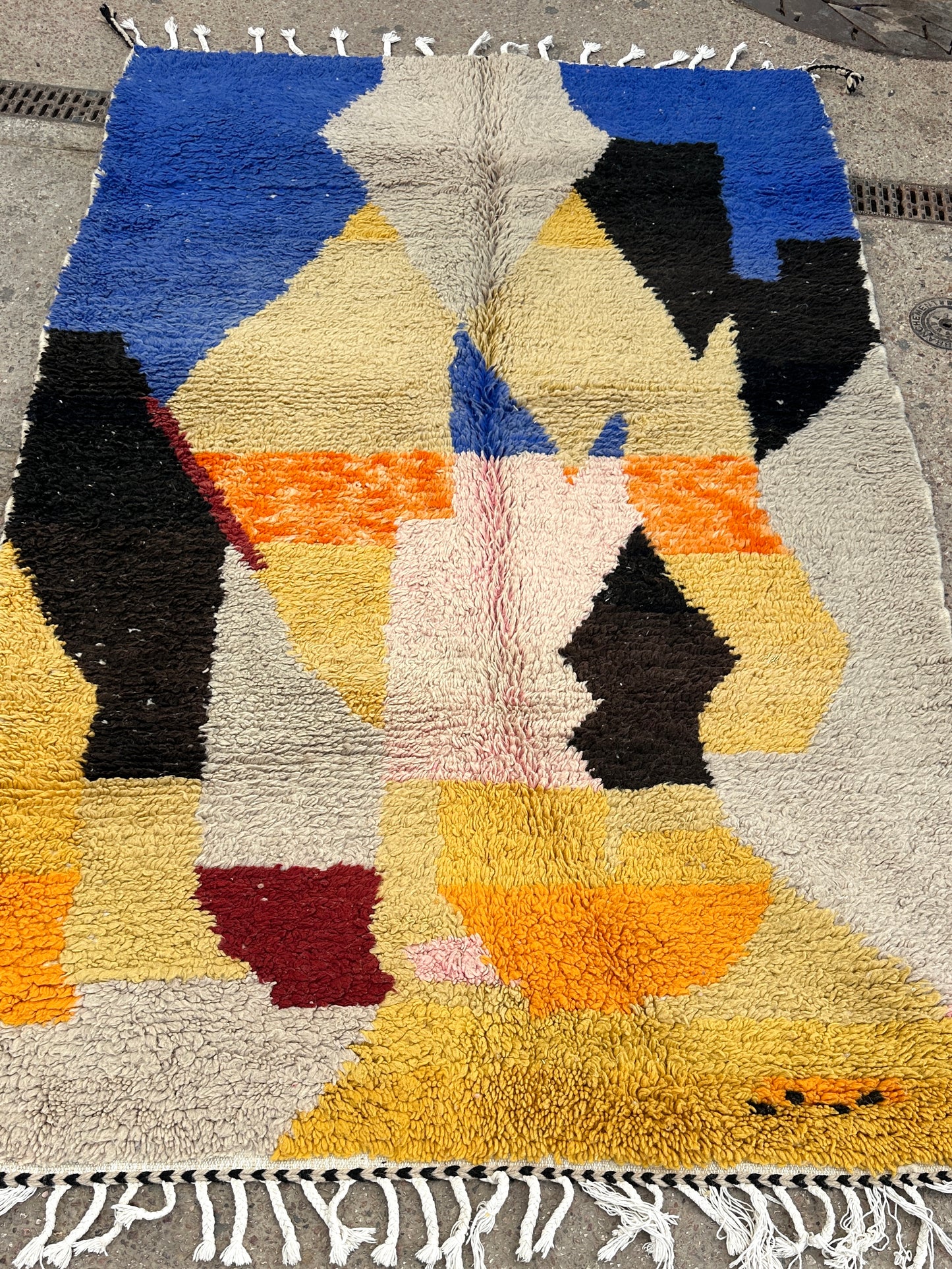Handmade Beni Ouarain, size 250 x 150 cm || 8.2 x 4.92 ft