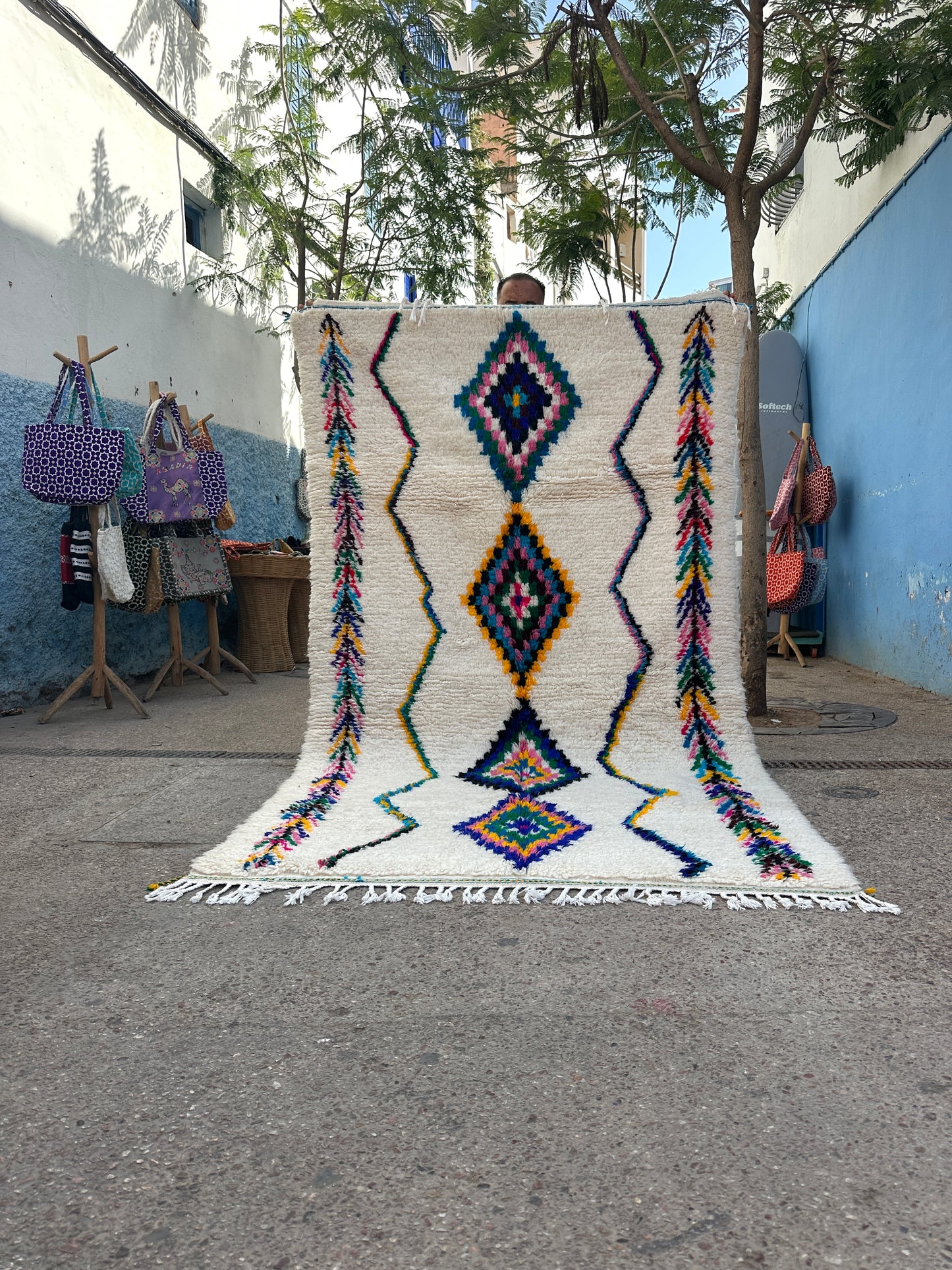 Handmade Azilal Rug, size 250 x 150 cm || 8.2 x 4.92 ft