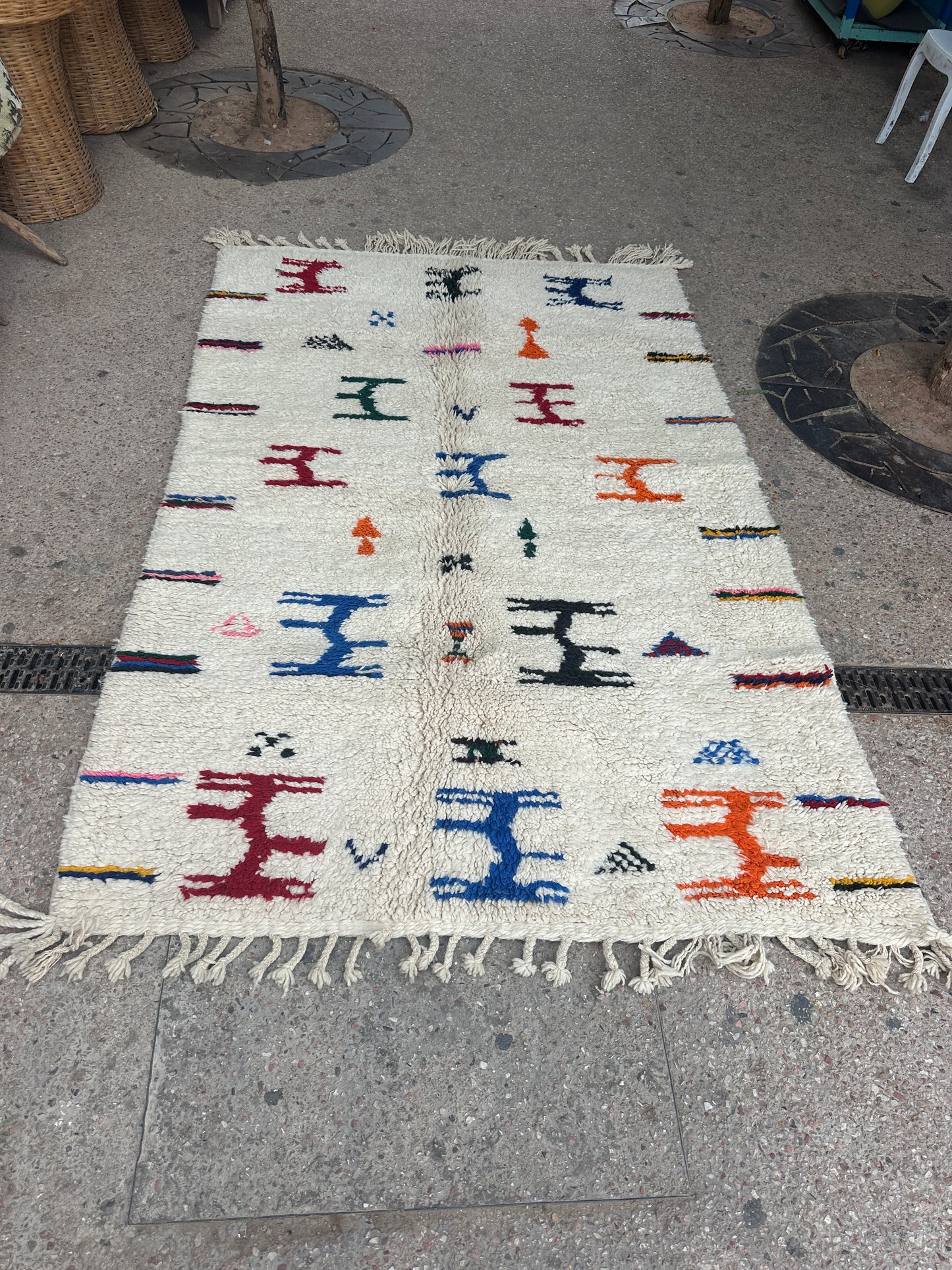 Handmade Beni Ouarain, size 250 x 150 cm || 8.2 x 4.92 ft