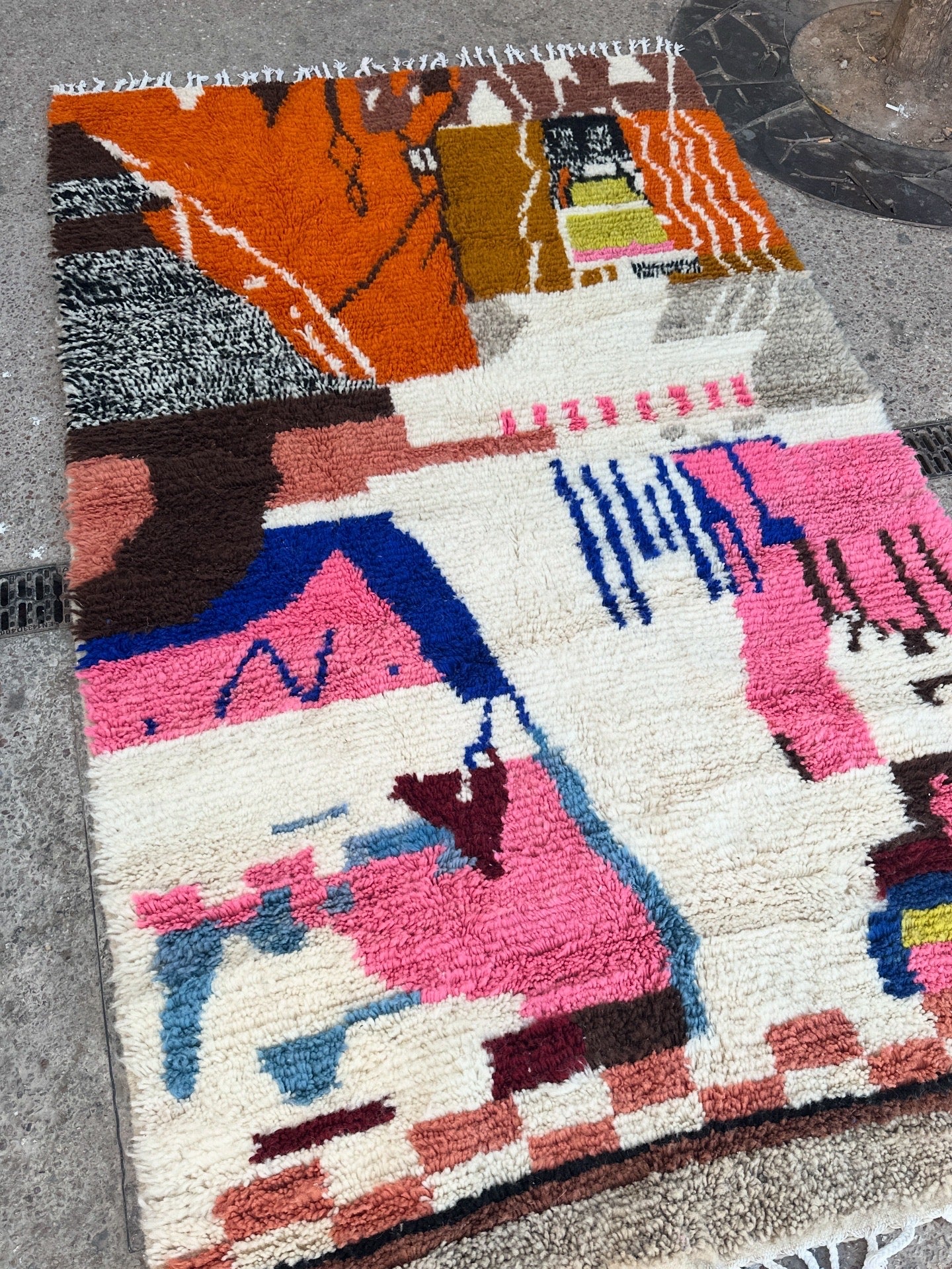 Handmade Beni Ouarain, size 250 x 150 cm || 8.2 x 4.92 ft