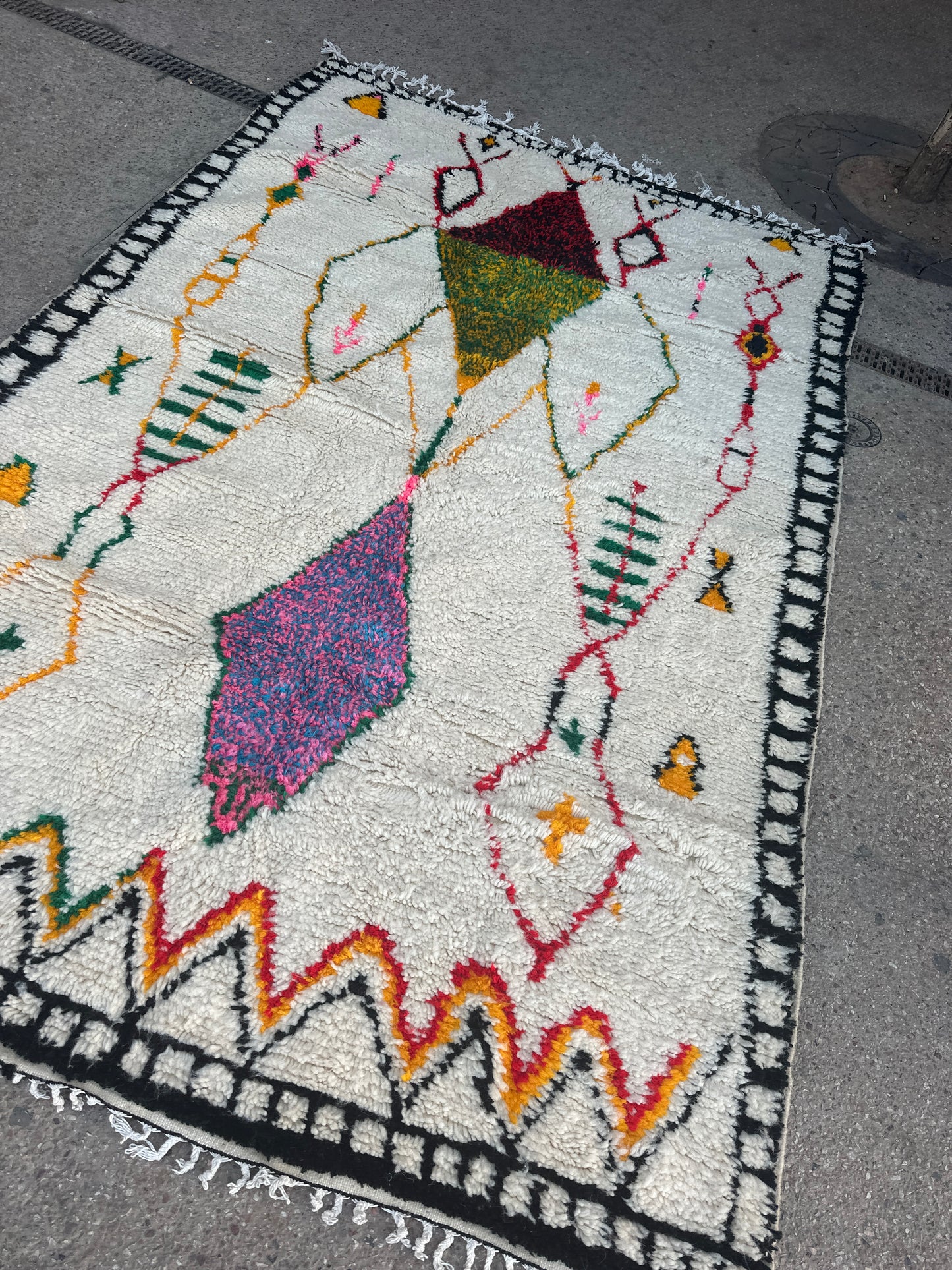 Handmade Azilal Rug, size 300 x 200 cm || 9.84 x 6.56 ft