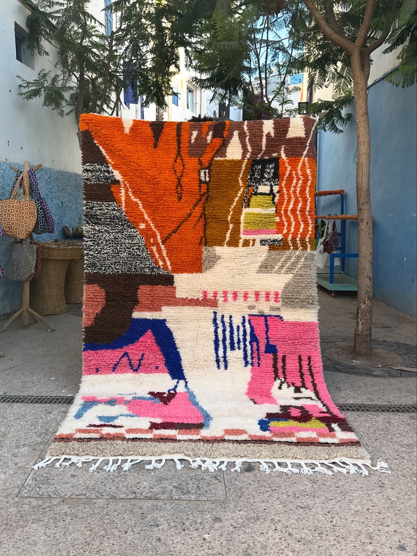 Handmade Beni Ouarain, size 250 x 150 cm || 8.2 x 4.92 ft