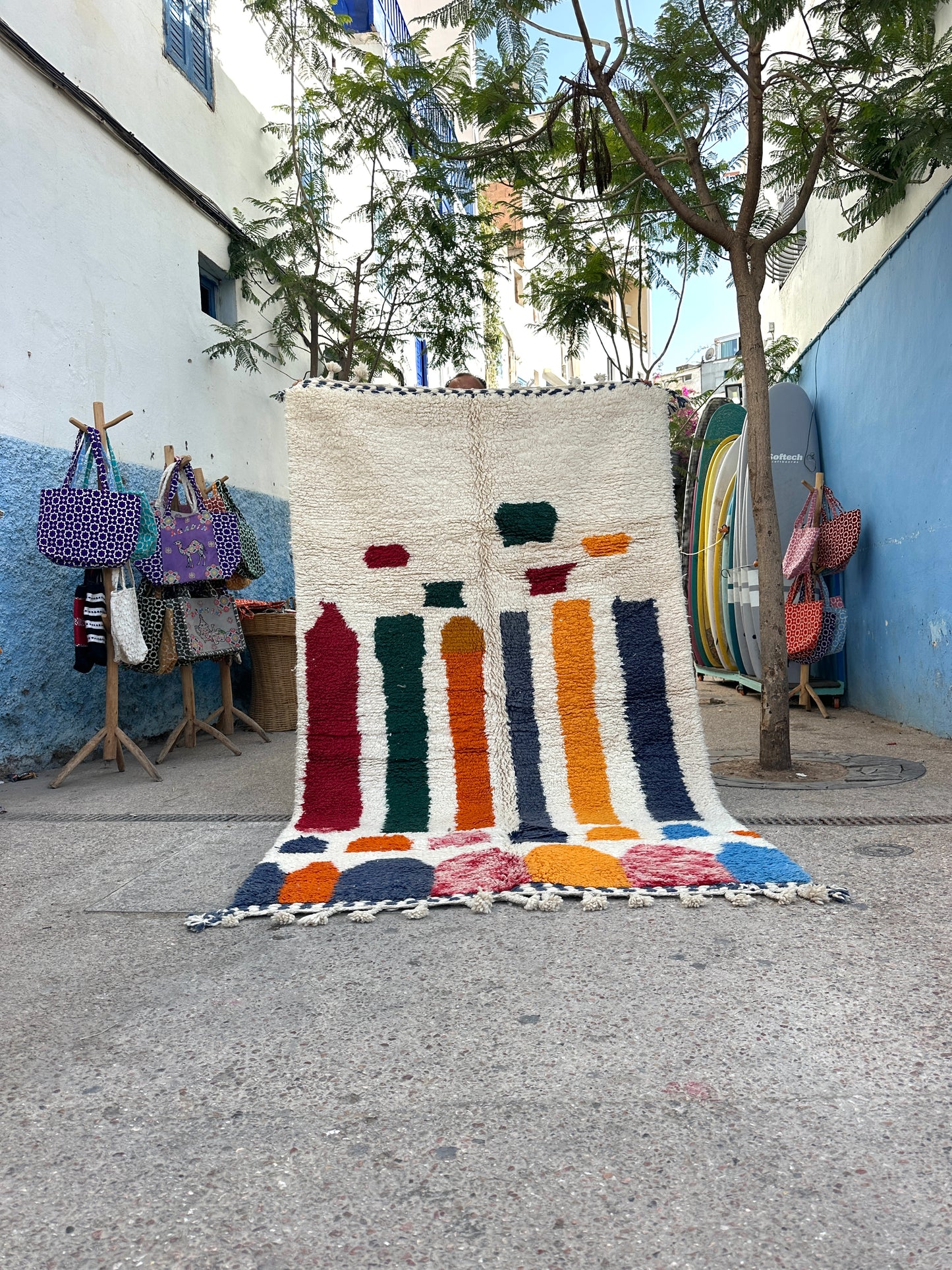 Handmade Beni Ouarain, size 250 x 150 cm || 8.2 x 4.92 ft