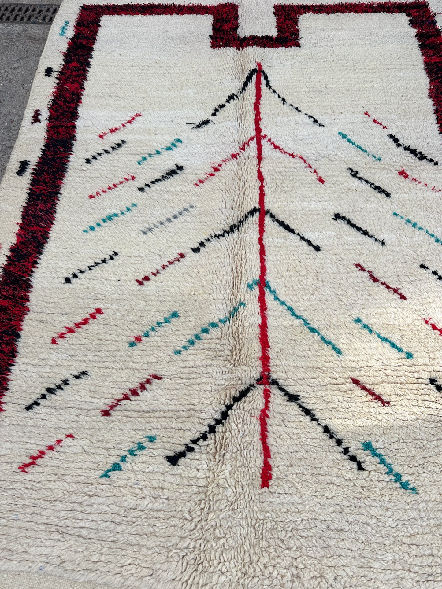 Handmade Azilal Rug, size 250 x 150 cm || 8.2 x 4.92 ft