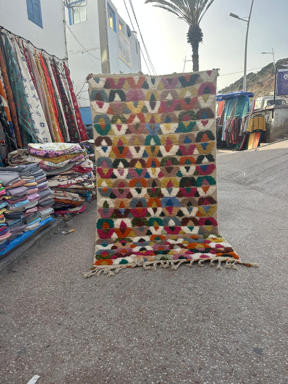 Handmade Azilal Rug, size 250 x 150 cm || 8.2 x 4.92 ft