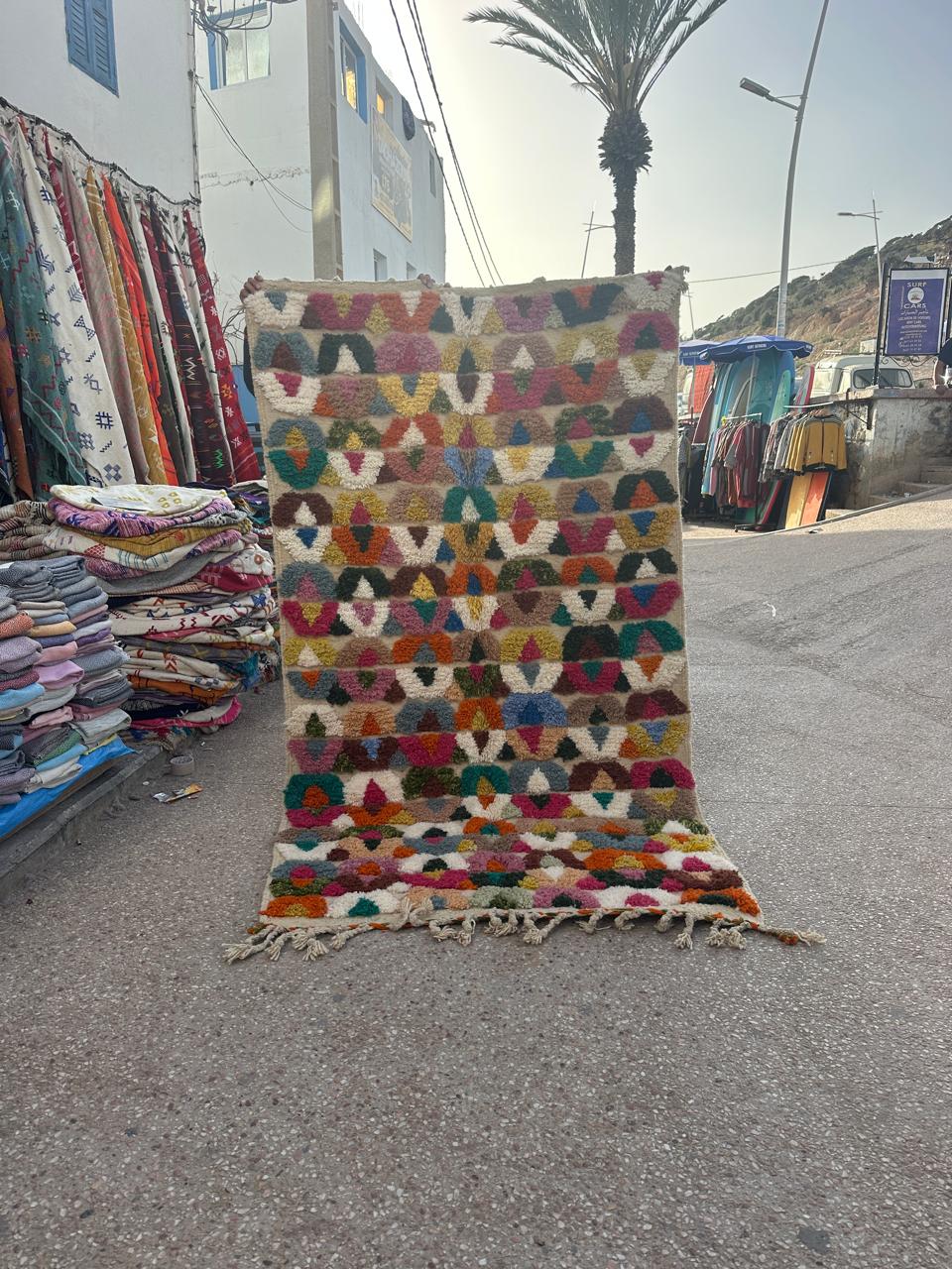Handmade Azilal Rug, size 250 x 150 cm || 8.2 x 4.92 ft