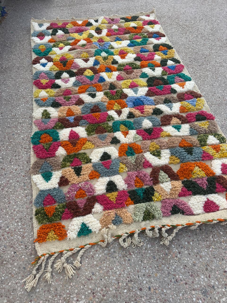 Handmade Azilal Rug, size 250 x 150 cm || 8.2 x 4.92 ft