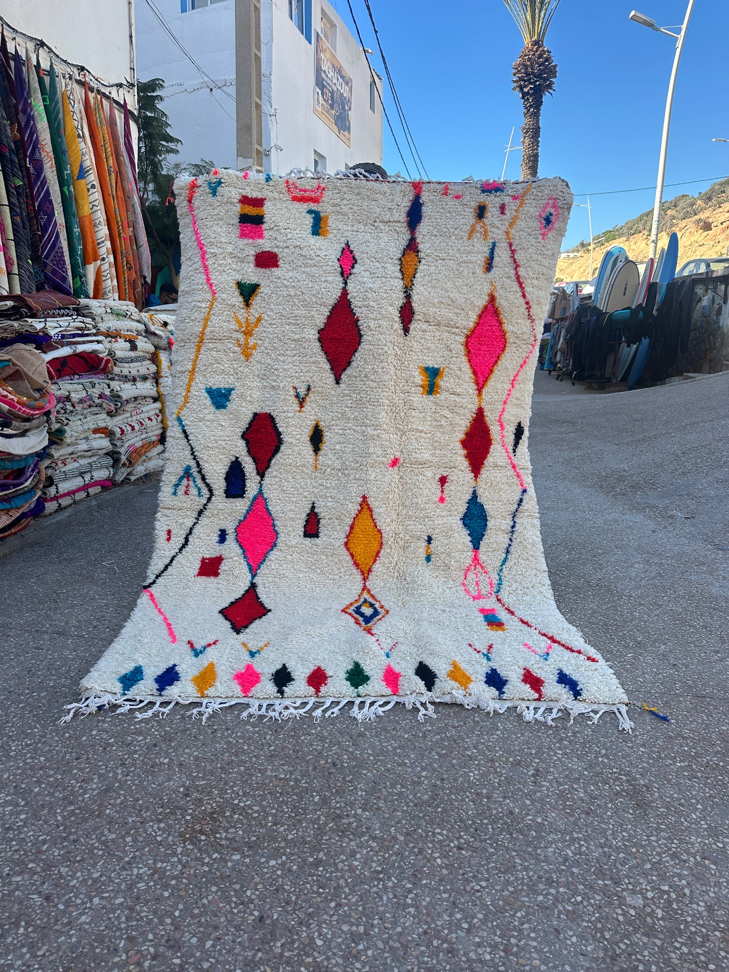 Handmade Azilal Rug, size 250 x 150 cm || 8.2 x 4.92 ft