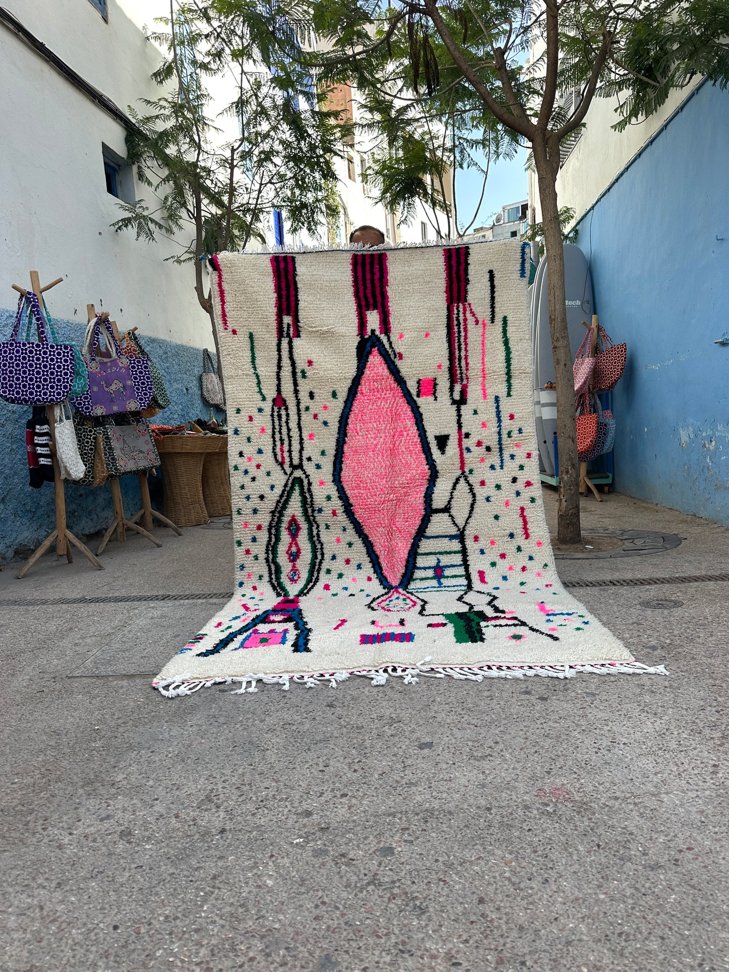 Handmade Azilal Rug, size 250 x 150 cm || 8.2 x 4.92 ft