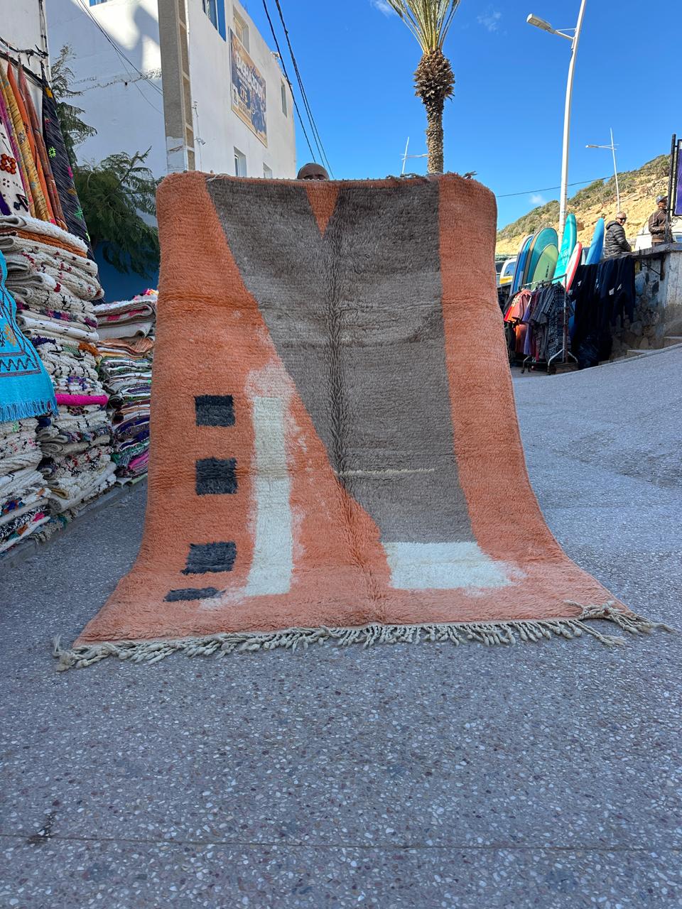 Handmade Azilal Rug, size 250 x 150 cm || 8.2 x 4.92 ft