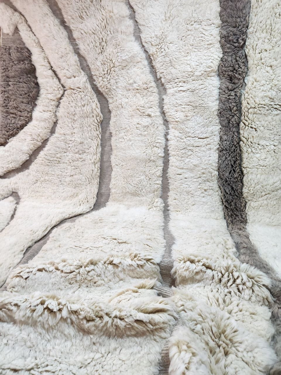 Mrirt Rug size 350 x 290 cm