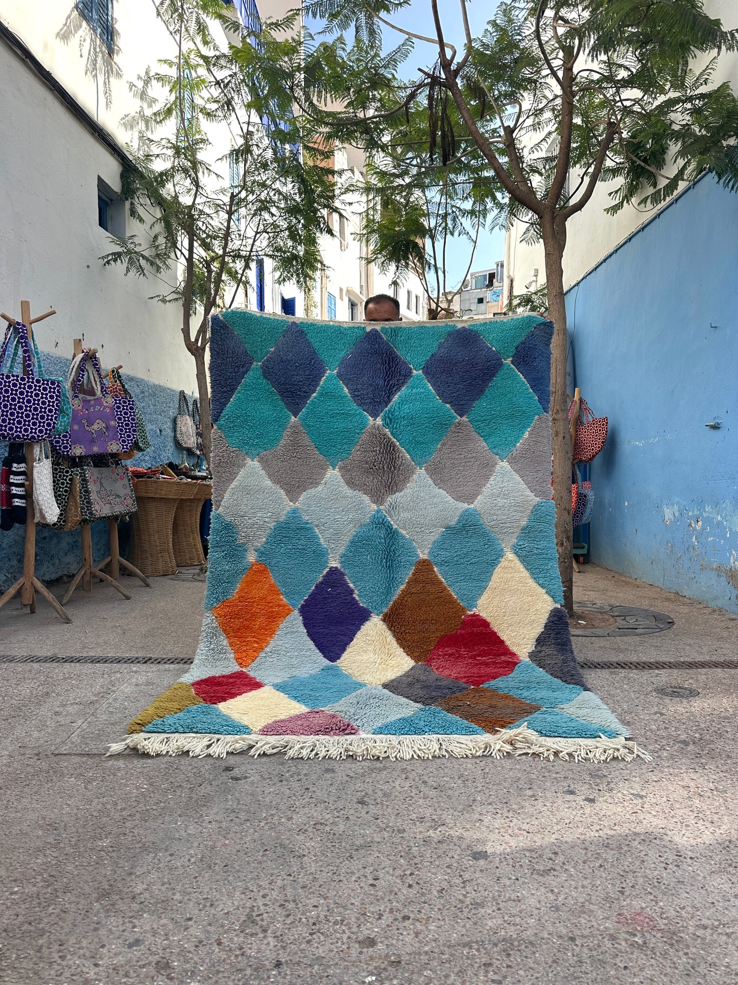 Handmade Azilal Rug, size 250 x 150 cm || 8.2 x 4.92 ft