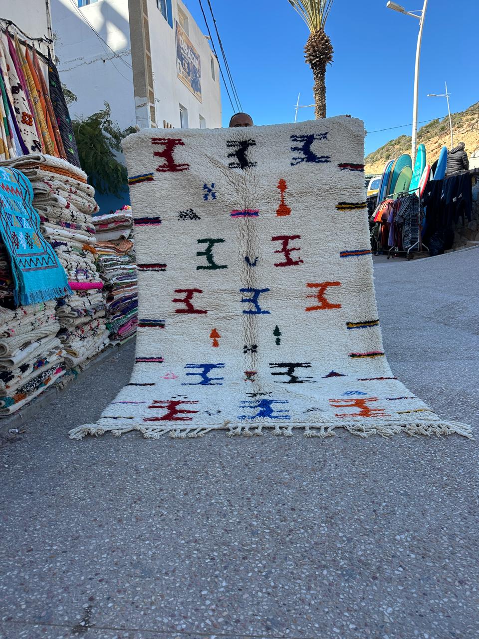 Handmade Beni Ouarain, size 250 x 150 cm || 8.2 x 4.92 ft