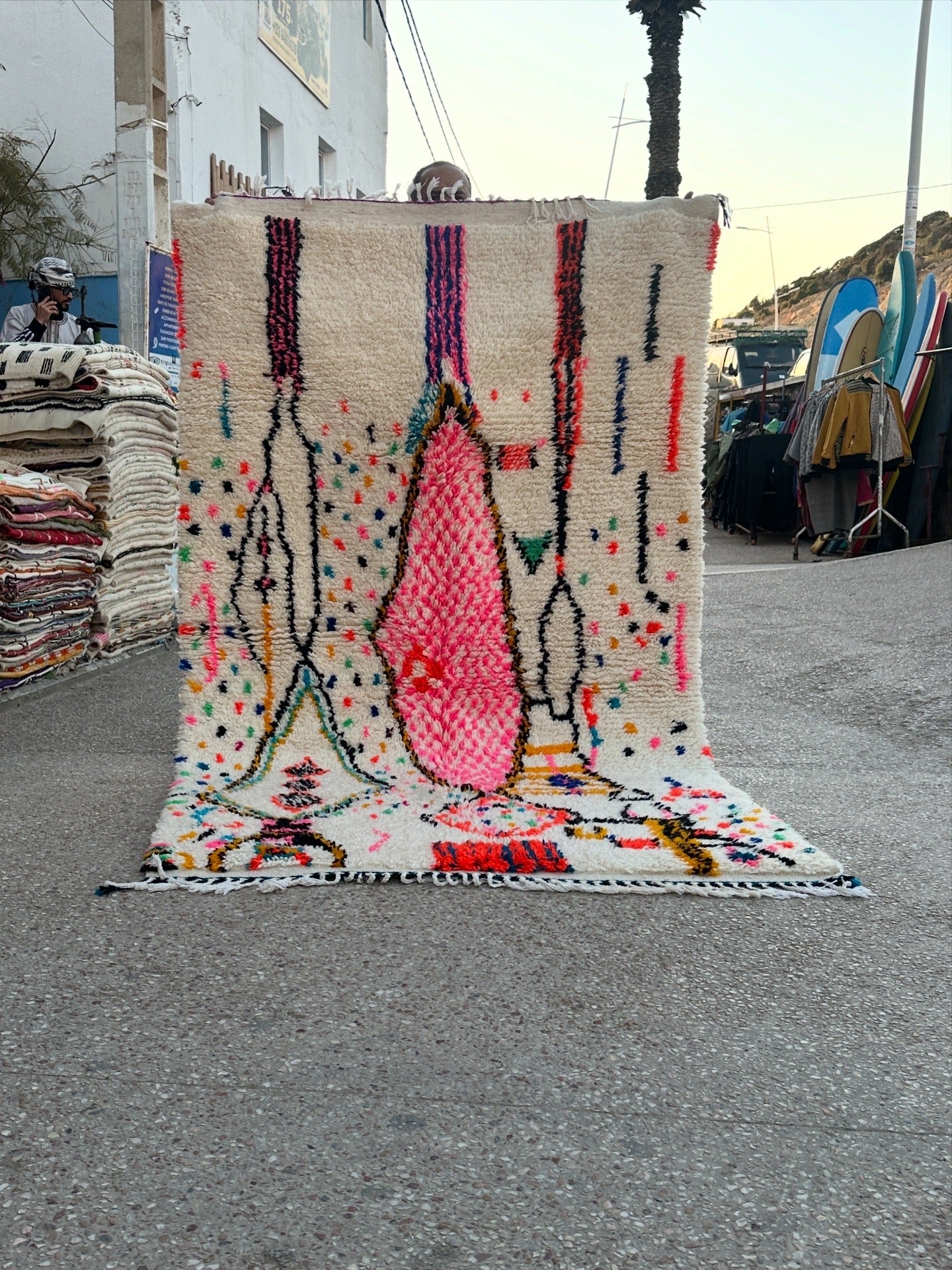 Handmade Azilal Rug, size 250 x 150 cm || 8.2 x 4.92 ft