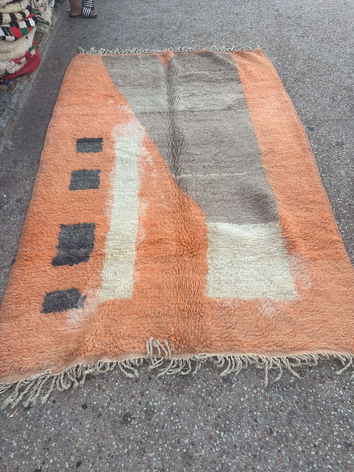 Handmade Azilal Rug, size 250 x 150 cm || 8.2 x 4.92 ft