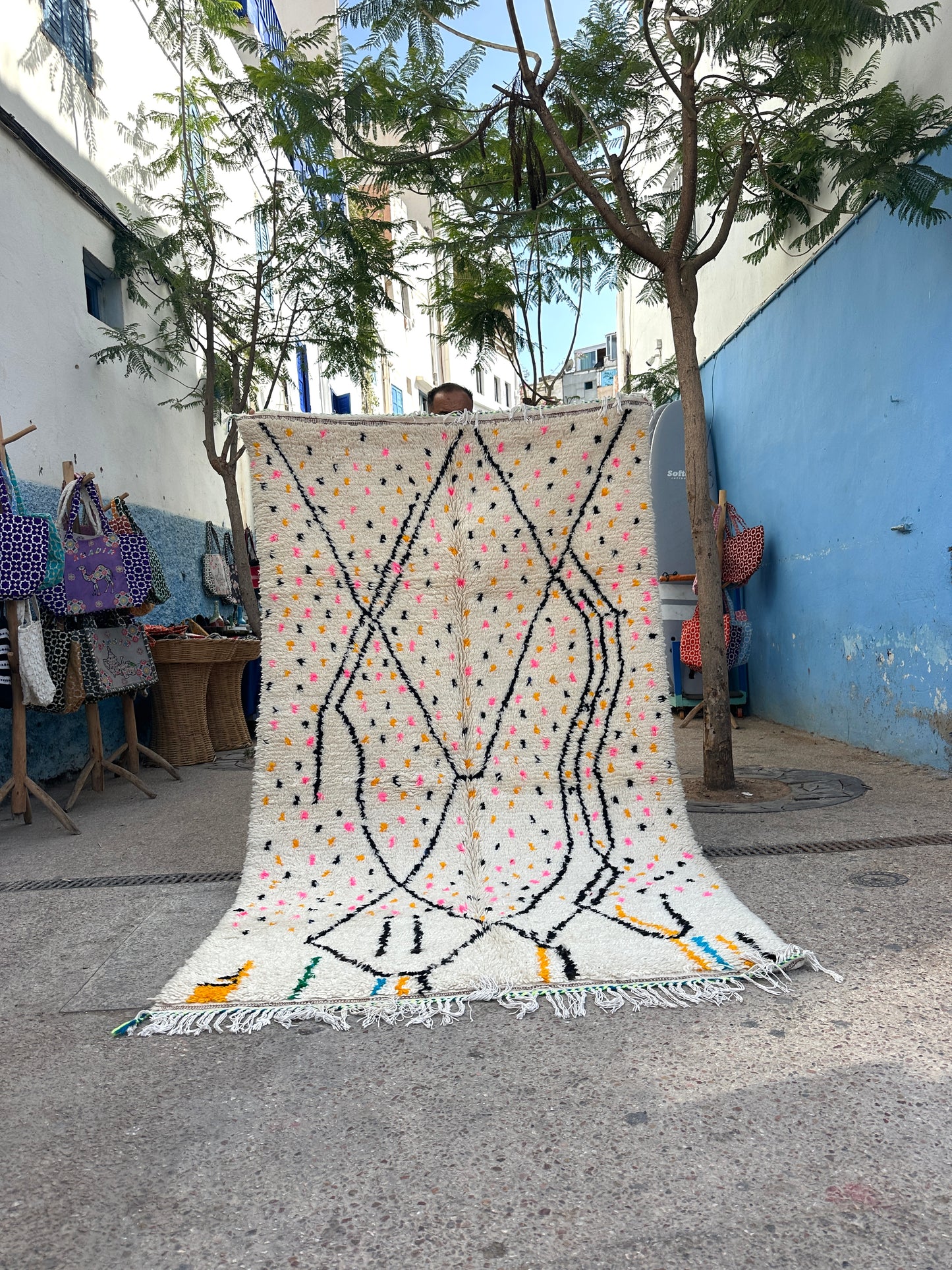 Handmade Azilal Rug, size 250 x 150 cm || 8.2 x 4.92 ft