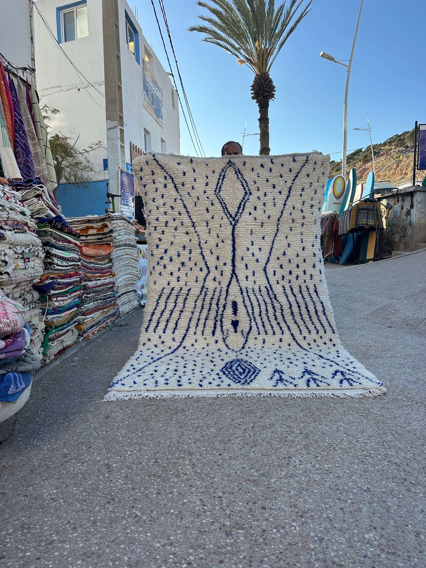 Handmade Azilal Rug, size 250 x 150 cm || 8.2 x 4.92 ft