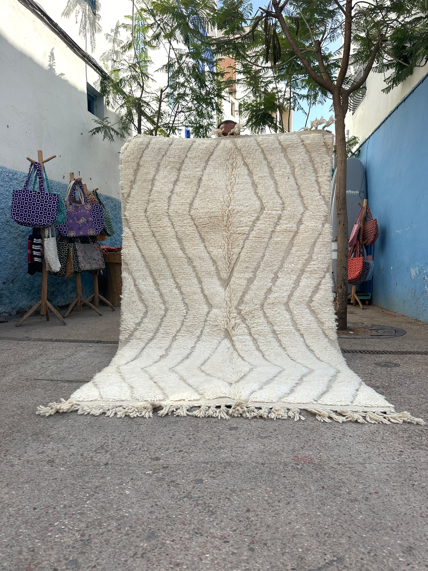 Handmade Beni Ouarain, size 250 x 150 cm || 8.2 x 4.92 ft
