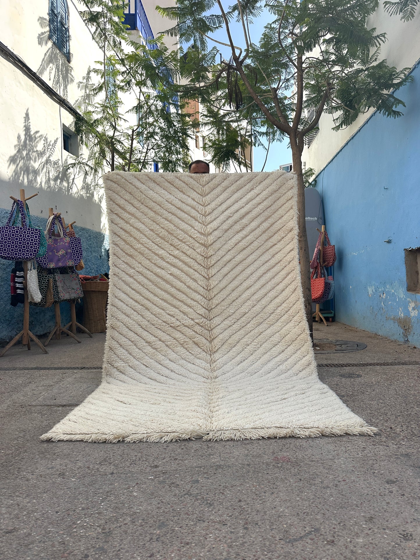 Handmade Beni Ouarain, size 250 x 150 cm || 8.2 x 4.92 ft
