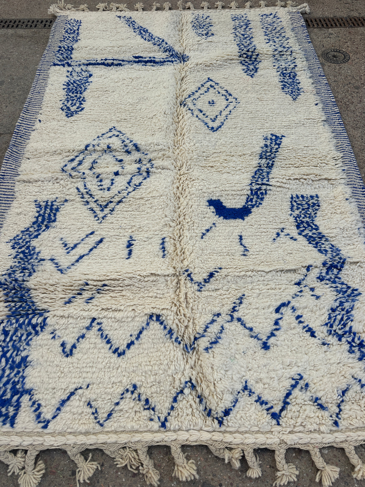 Beni Ouarain Rug size 250 x 150 cm || 8.2 x 4.92 ft