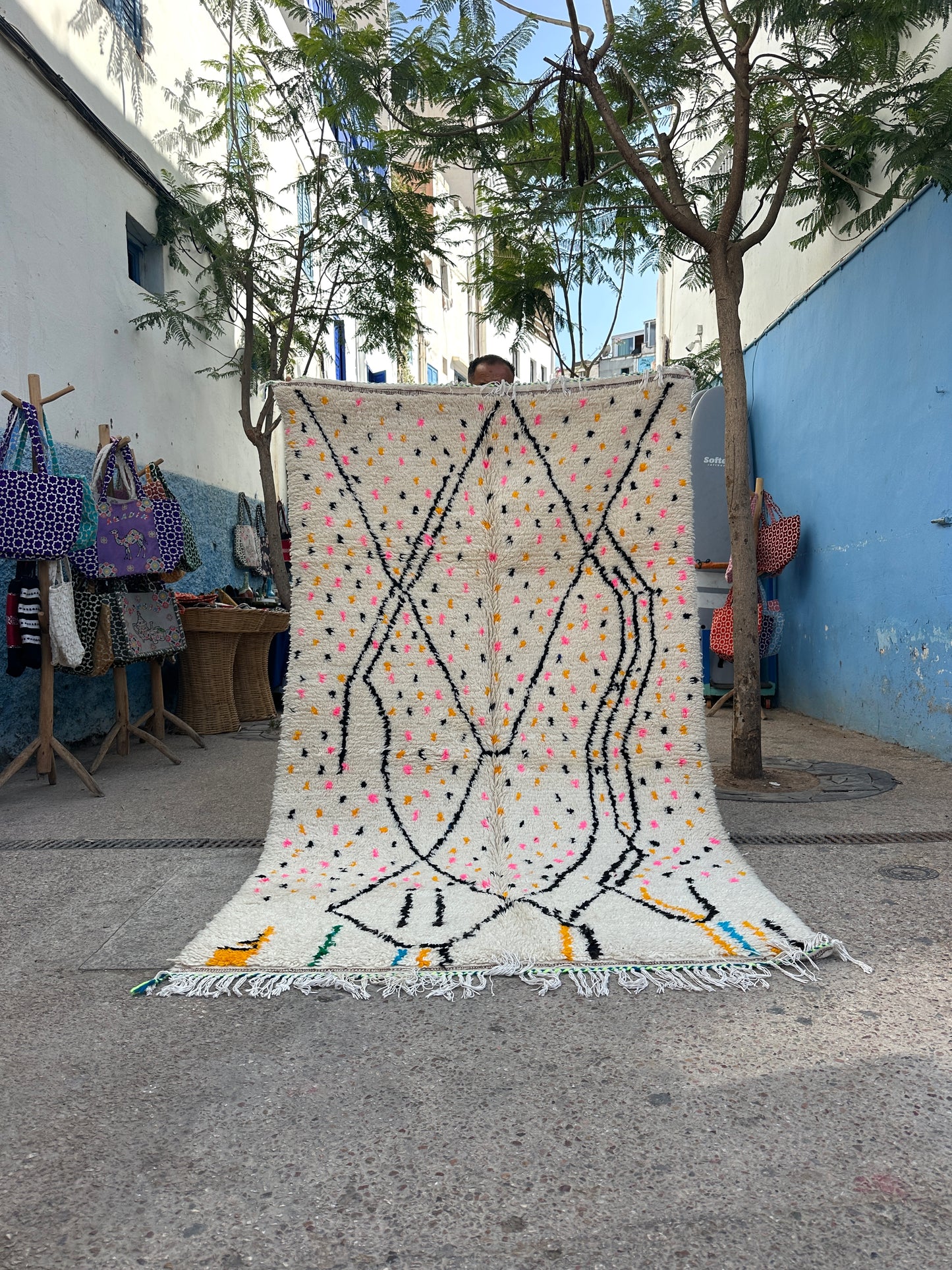 Handmade Azilal Rug, size 250 x 150 cm || 8.2 x 4.92 ft