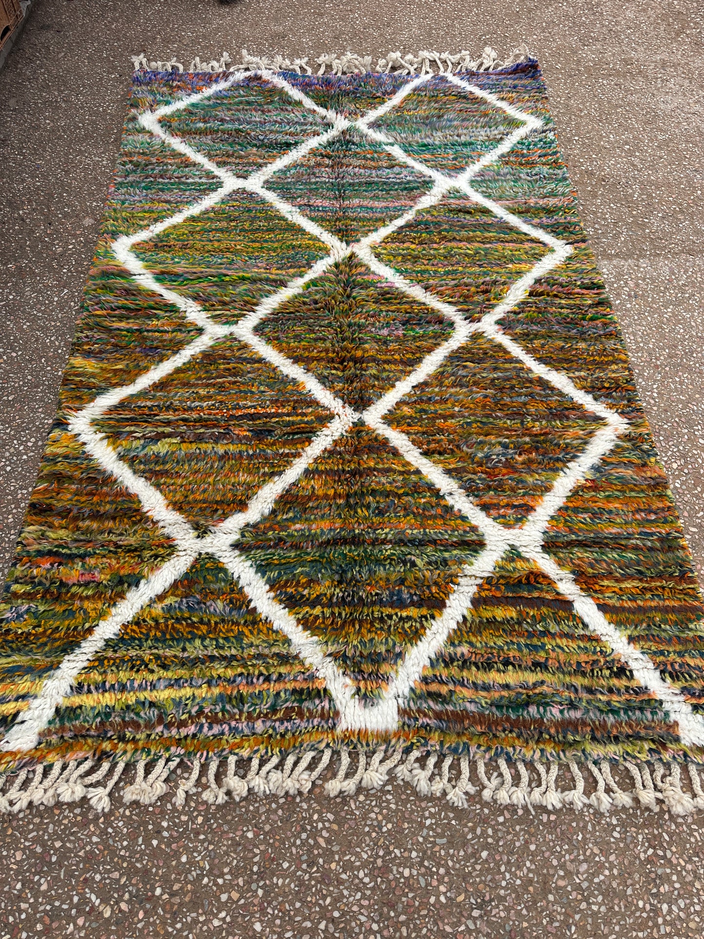 Handmade Azilal Rug, size 250 x 150 cm || 8.2 x 4.92 ft