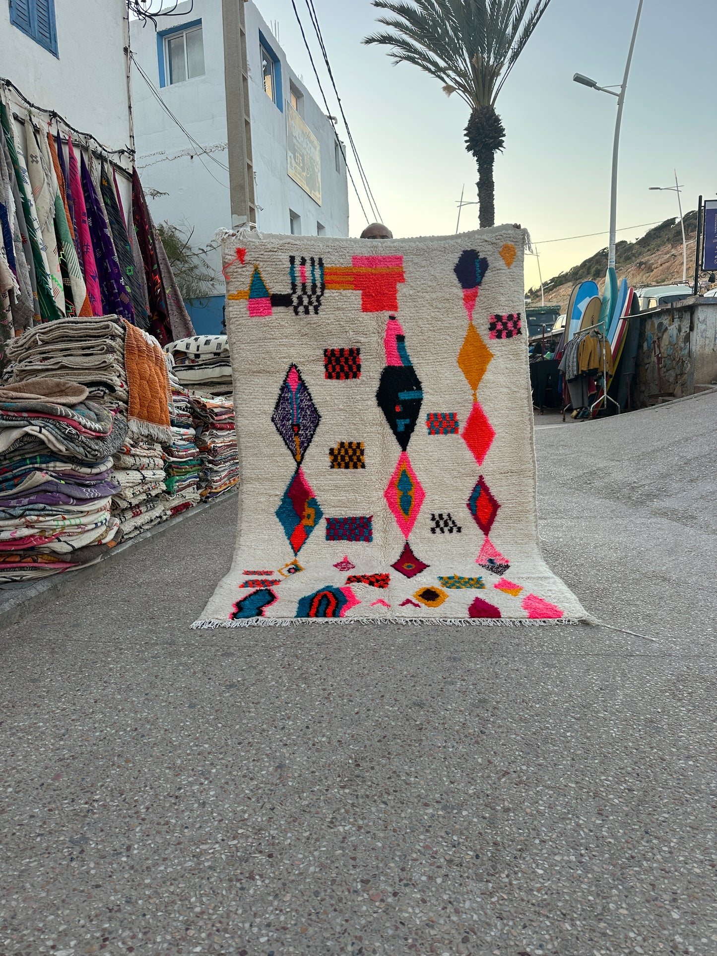 Handmade Azilal Rug, size 250 x 150 cm || 8.2 x 4.92 ft