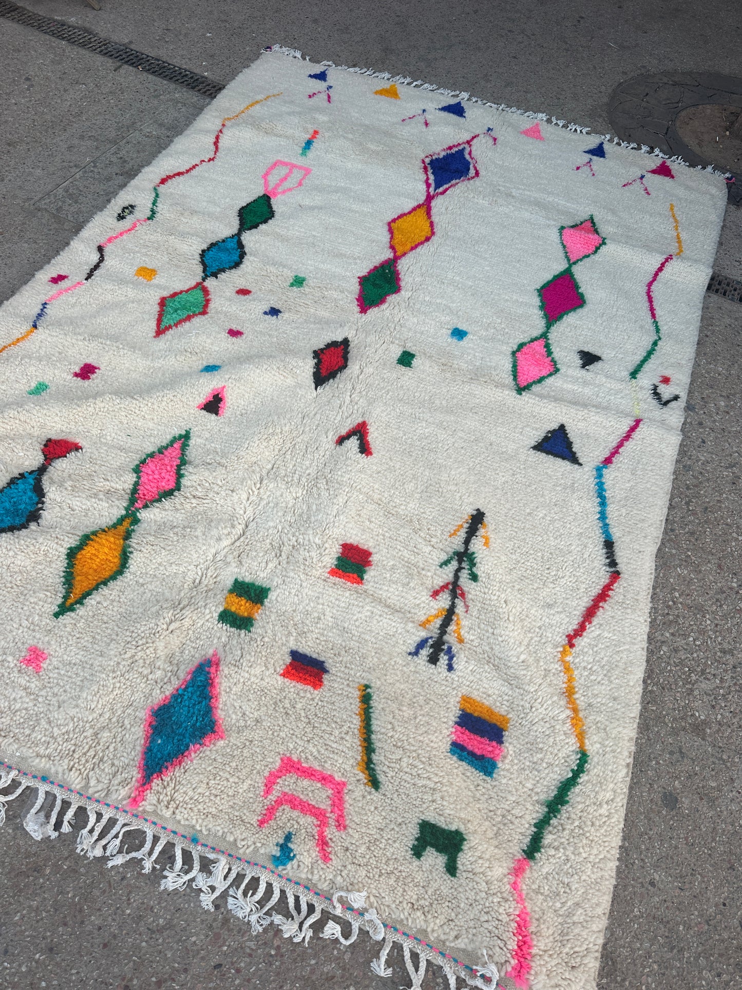 Handmade Azilal Rug, size 300 x 200 cm || 9.84 x 6.56 ft