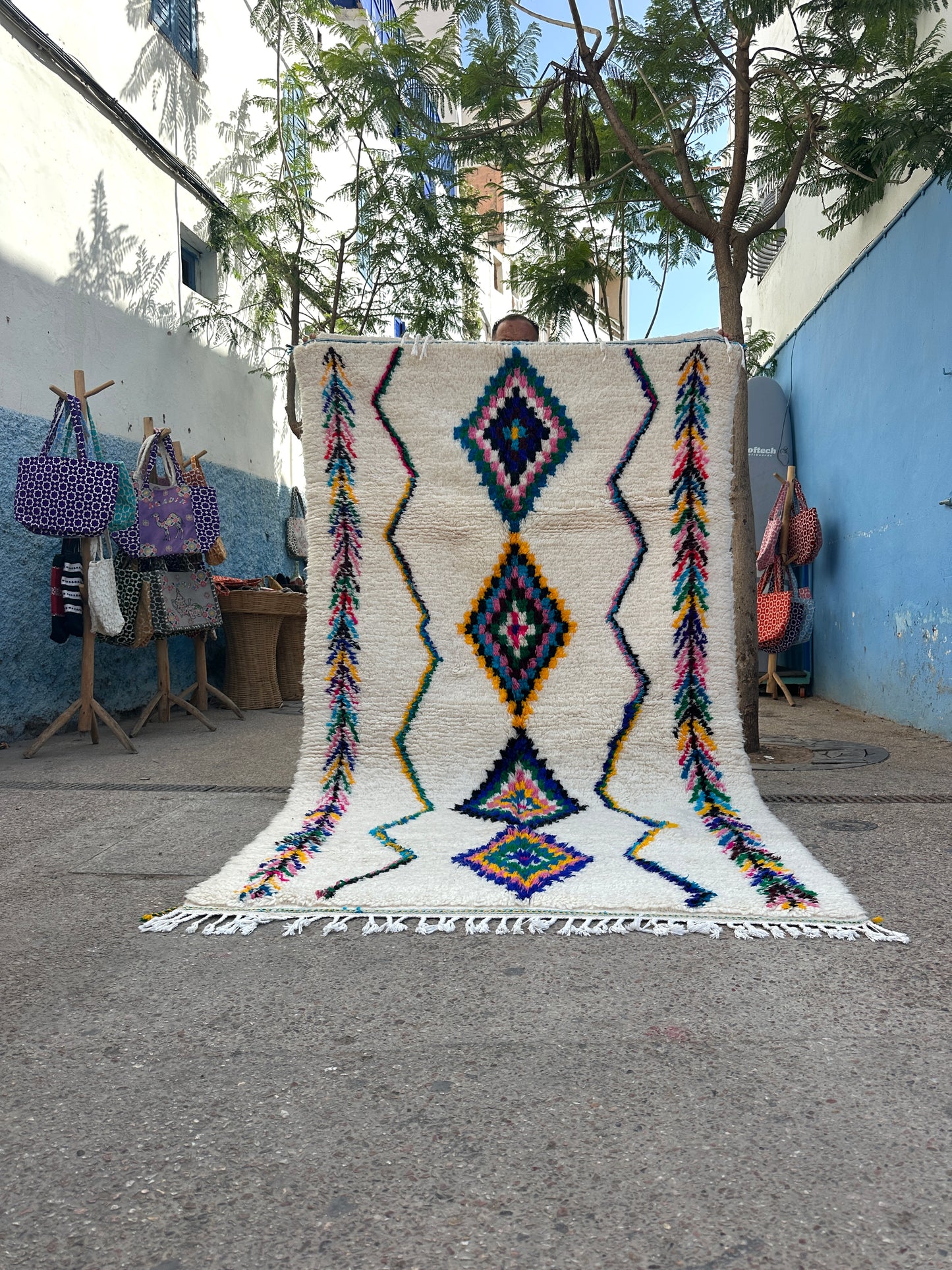 Handmade Azilal Rug, size 250 x 150 cm || 8.2 x 4.92 ft