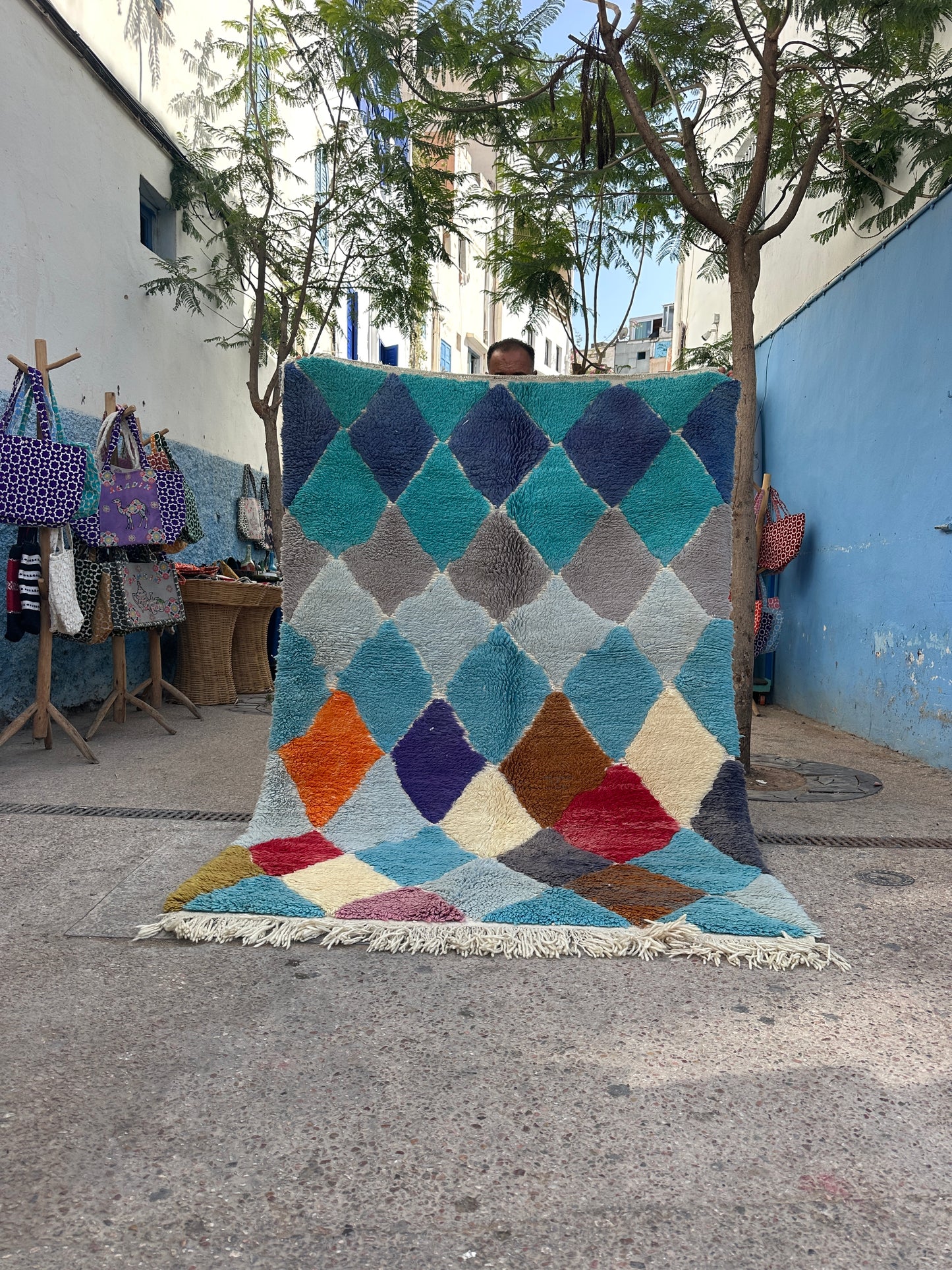 Handmade Azilal Rug, size 250 x 150 cm || 8.2 x 4.92 ft