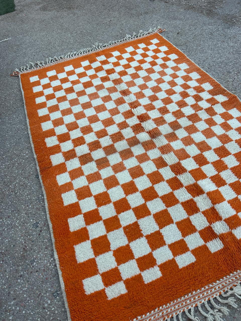 Handmade Beni Ouarain, size 250 x 150 cm || 8.2 x 4.92 ft