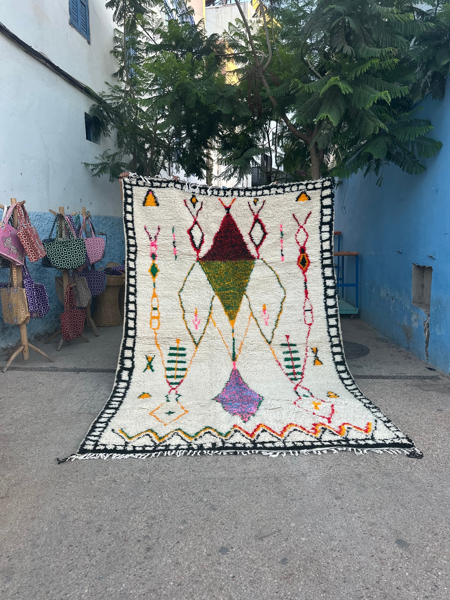 Handmade Azilal Rug, size 300 x 200 cm || 9.84 x 6.56 ft