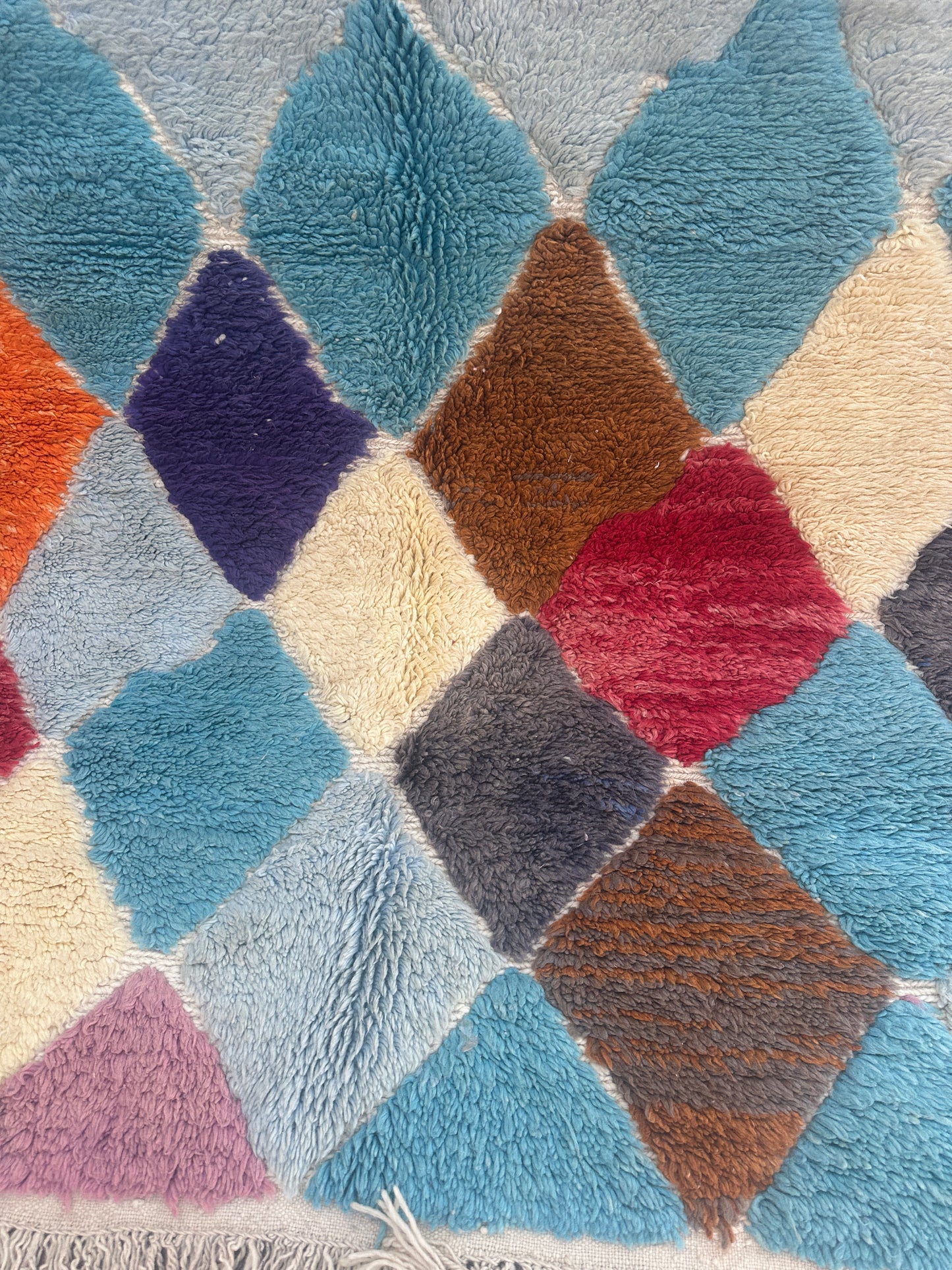 Handmade Azilal Rug, size 250 x 150 cm || 8.2 x 4.92 ft