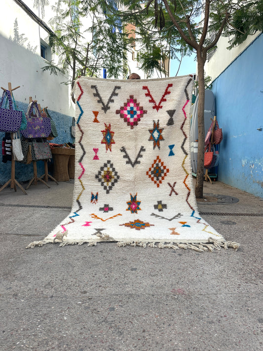 Handmade Beni Ouarain, size 250 x 150 cm || 8.2 x 4.92 ft