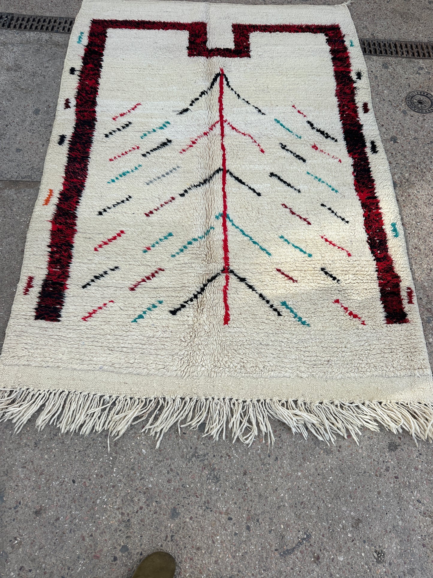 Handmade Azilal Rug, size 250 x 150 cm || 8.2 x 4.92 ft
