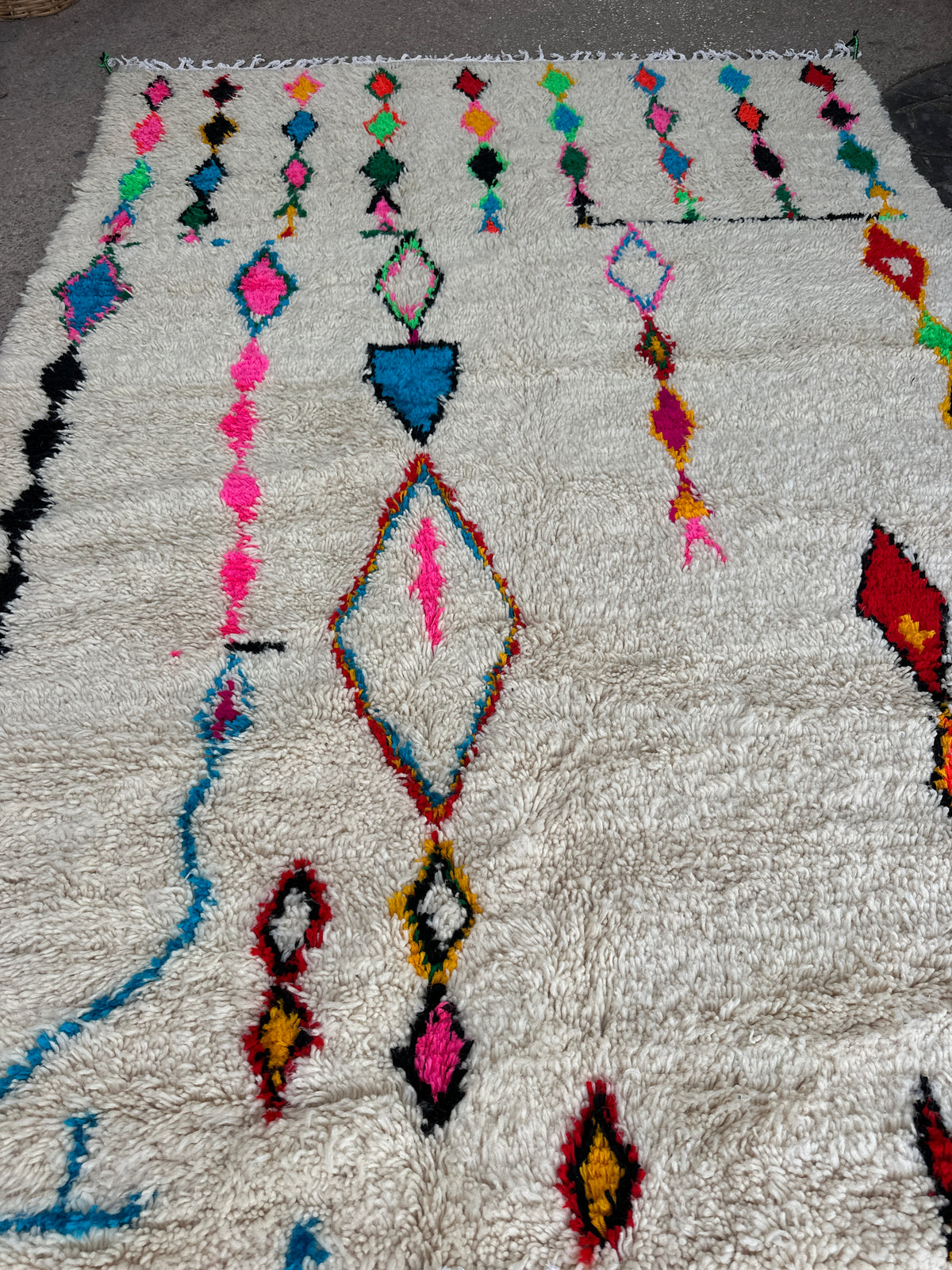 Handmade Azilal Rug, size 300 x 200 cm || 9.84 x 6.56 ft