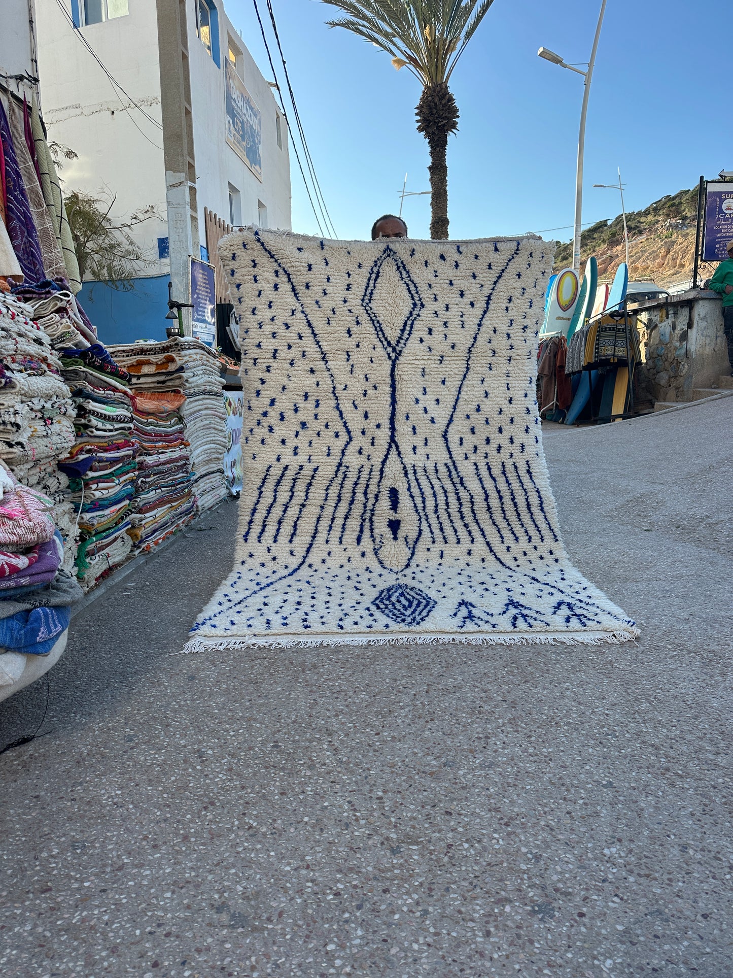 Handmade Azilal Rug, size 250 x 150 cm || 8.2 x 4.92 ft