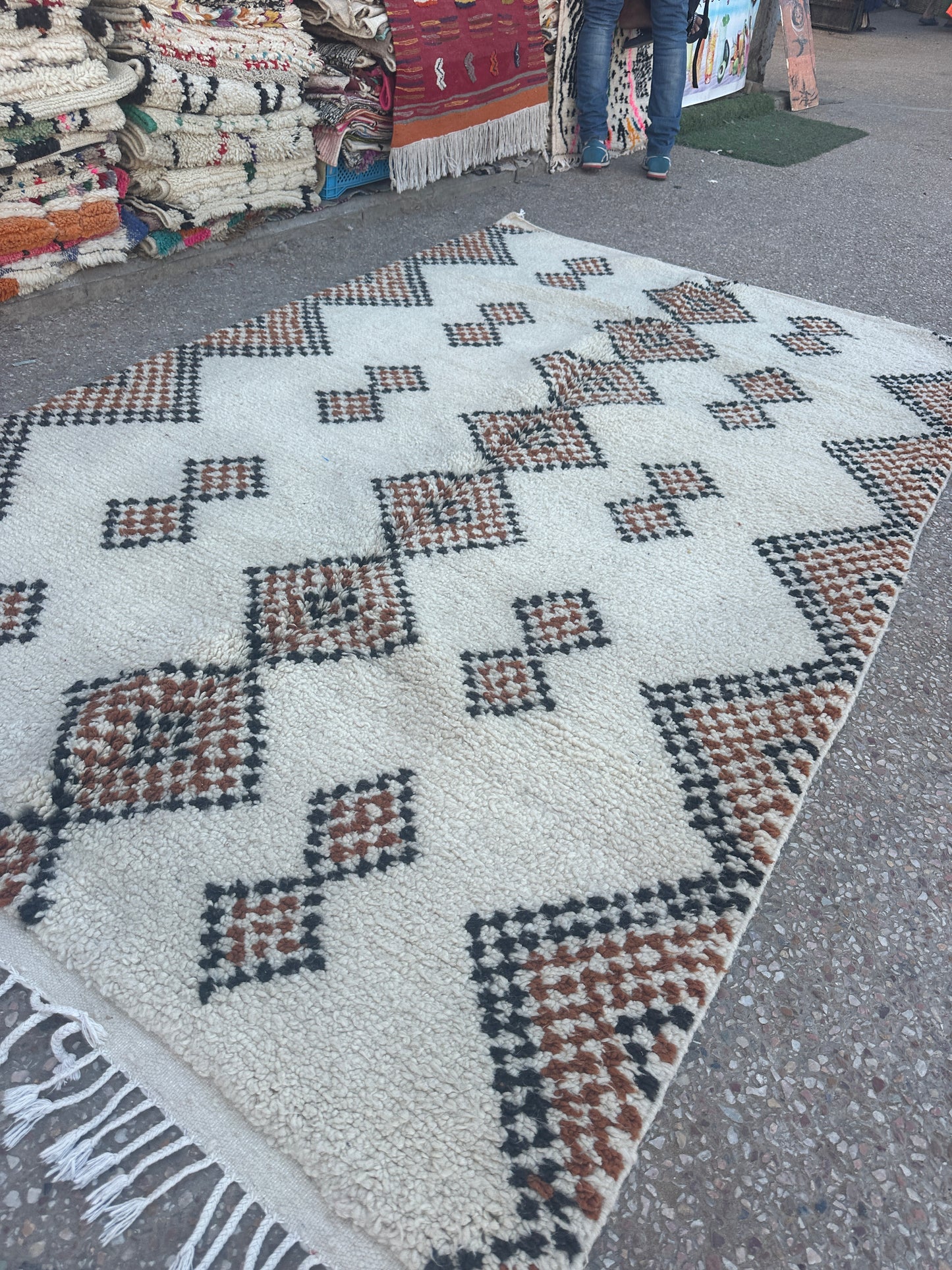 Beni Ouarain Rug size 250 x 150 cm || 8.2 x 4.92 ft