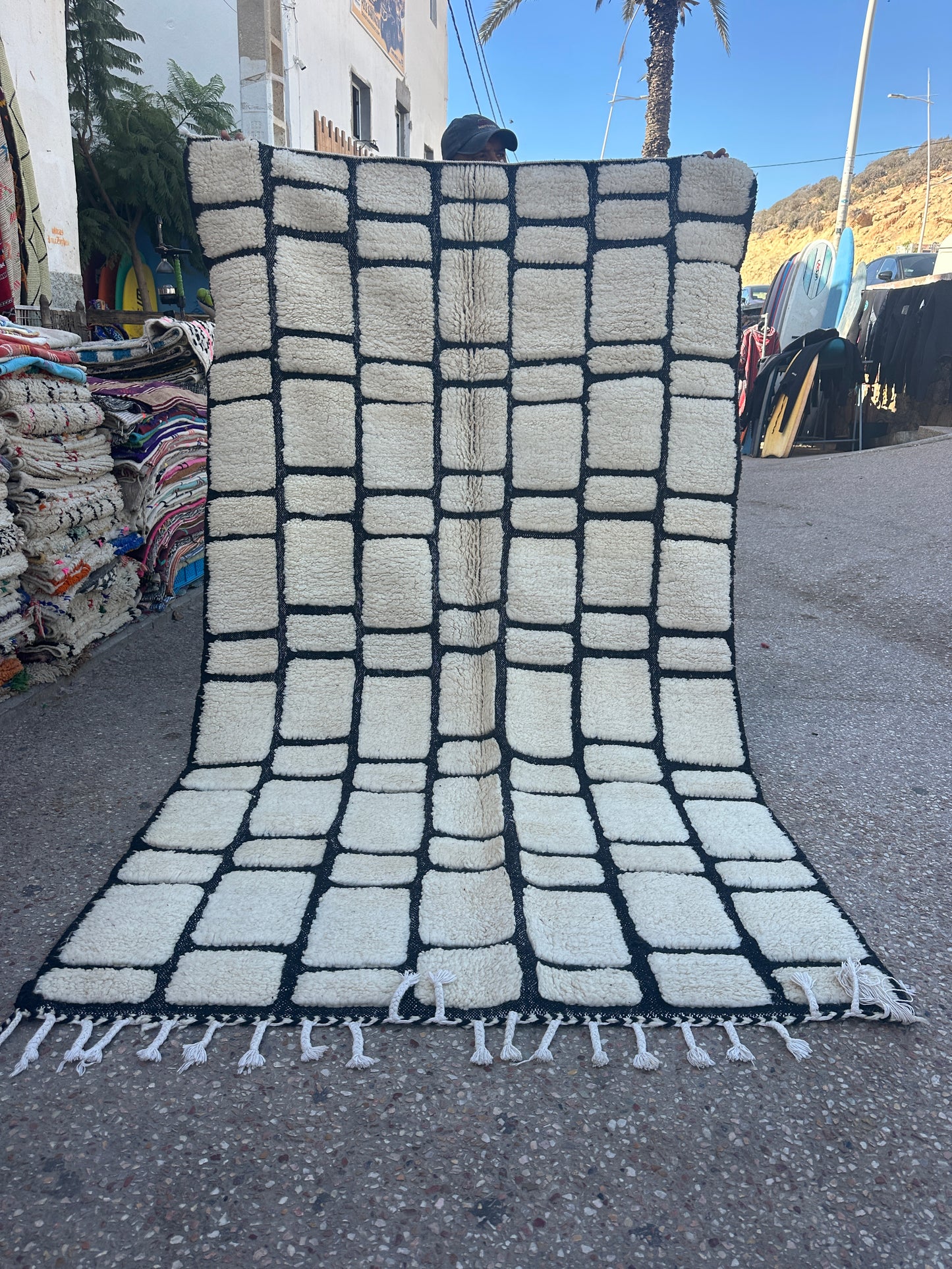 Beni Ouarain Rug size 250 x 150 cm || 8.2 x 4.92 ft