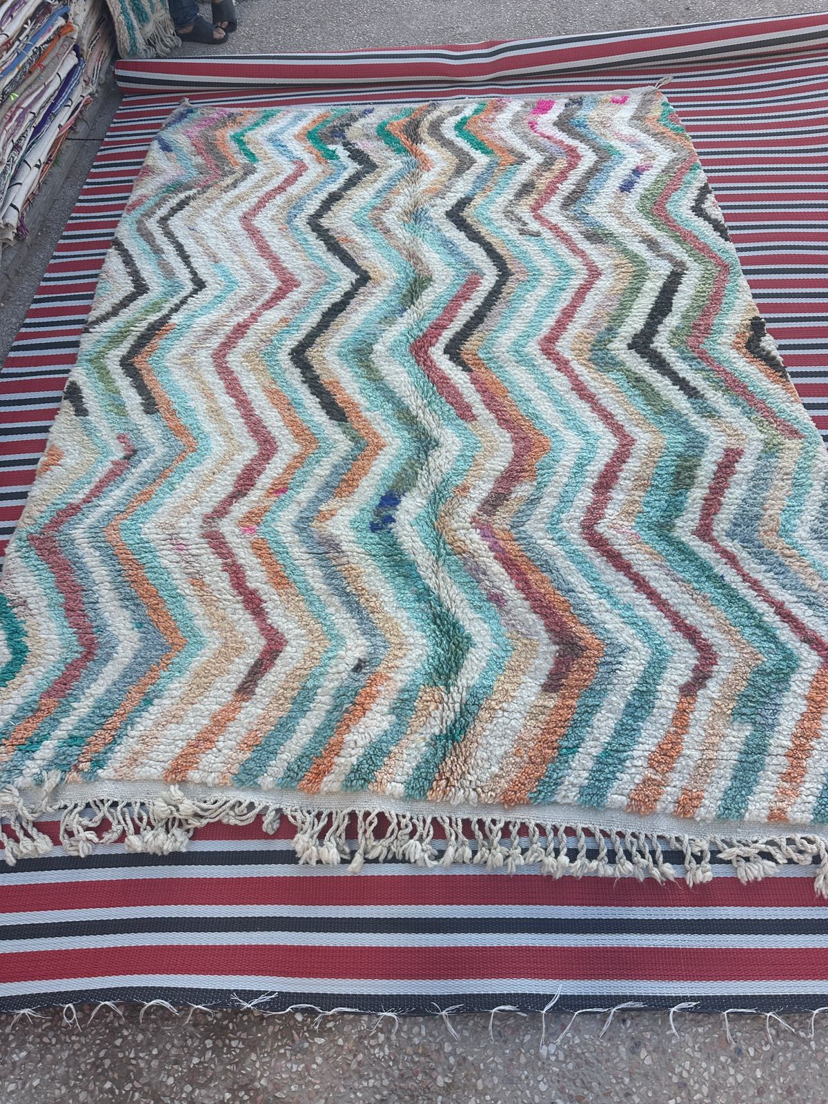 Handmade Azilal Rug, size 300 x 200 cm || 9.84 x 6.56 ft