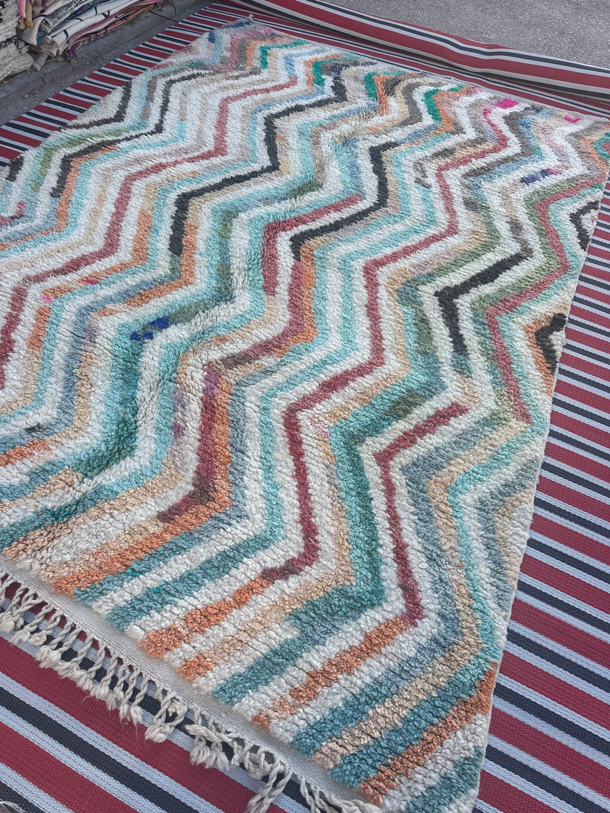 Handmade Azilal Rug, size 300 x 200 cm || 9.84 x 6.56 ft