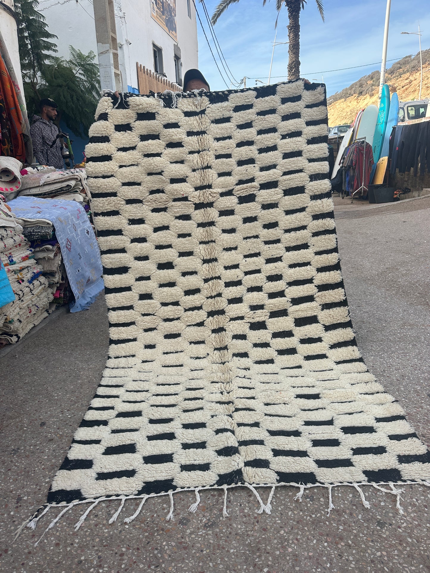 Beni Ouarain Rug size 250 x 150 cm || 8.2 x 4.92 ft