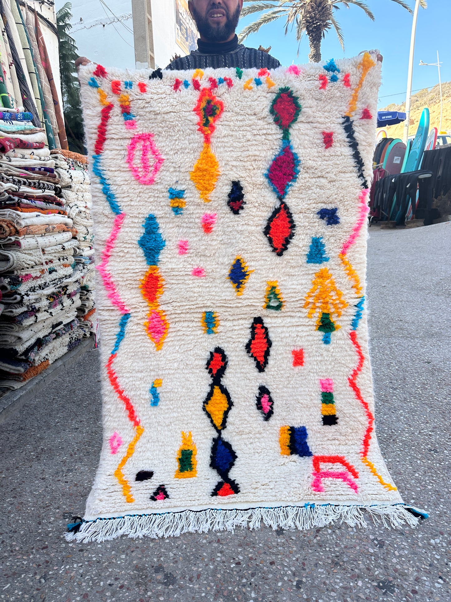 Handmade Azilal Rug, size 150 x 100 cm (4.92 x 3.28 ft)