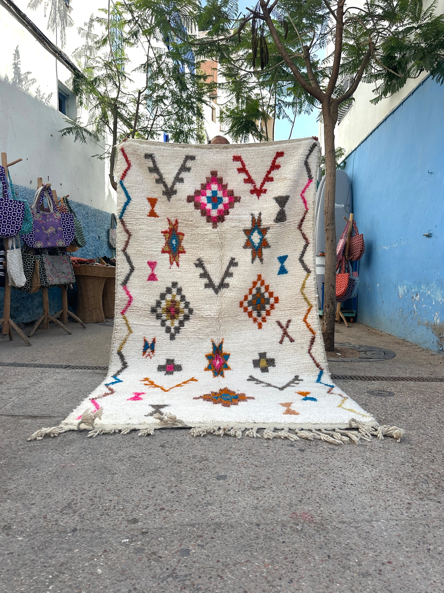 Handmade Beni Ouarain, size 250 x 150 cm || 8.2 x 4.92 ft