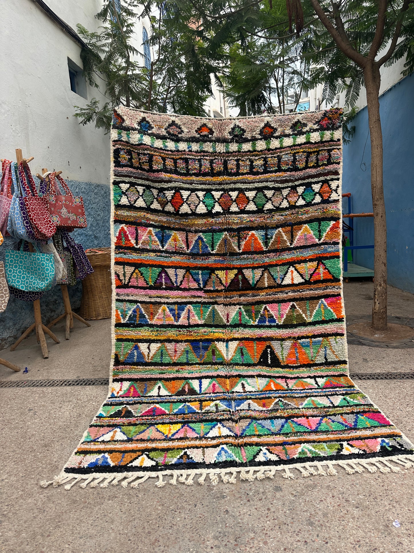 Handmade Beni Ouarain, size 250 x 150 cm || 8.2 x 4.92 ft